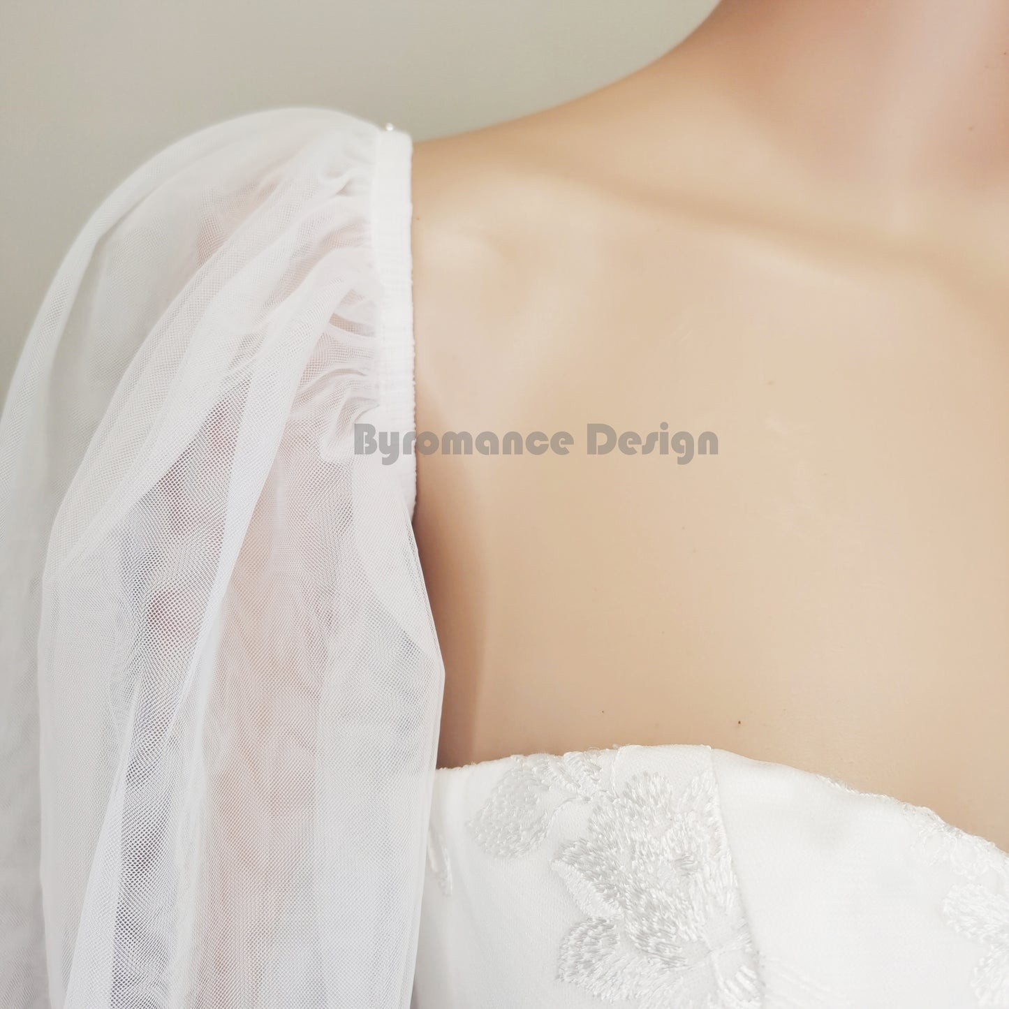 Off shoulder tulle detach sleeve for wedding dress