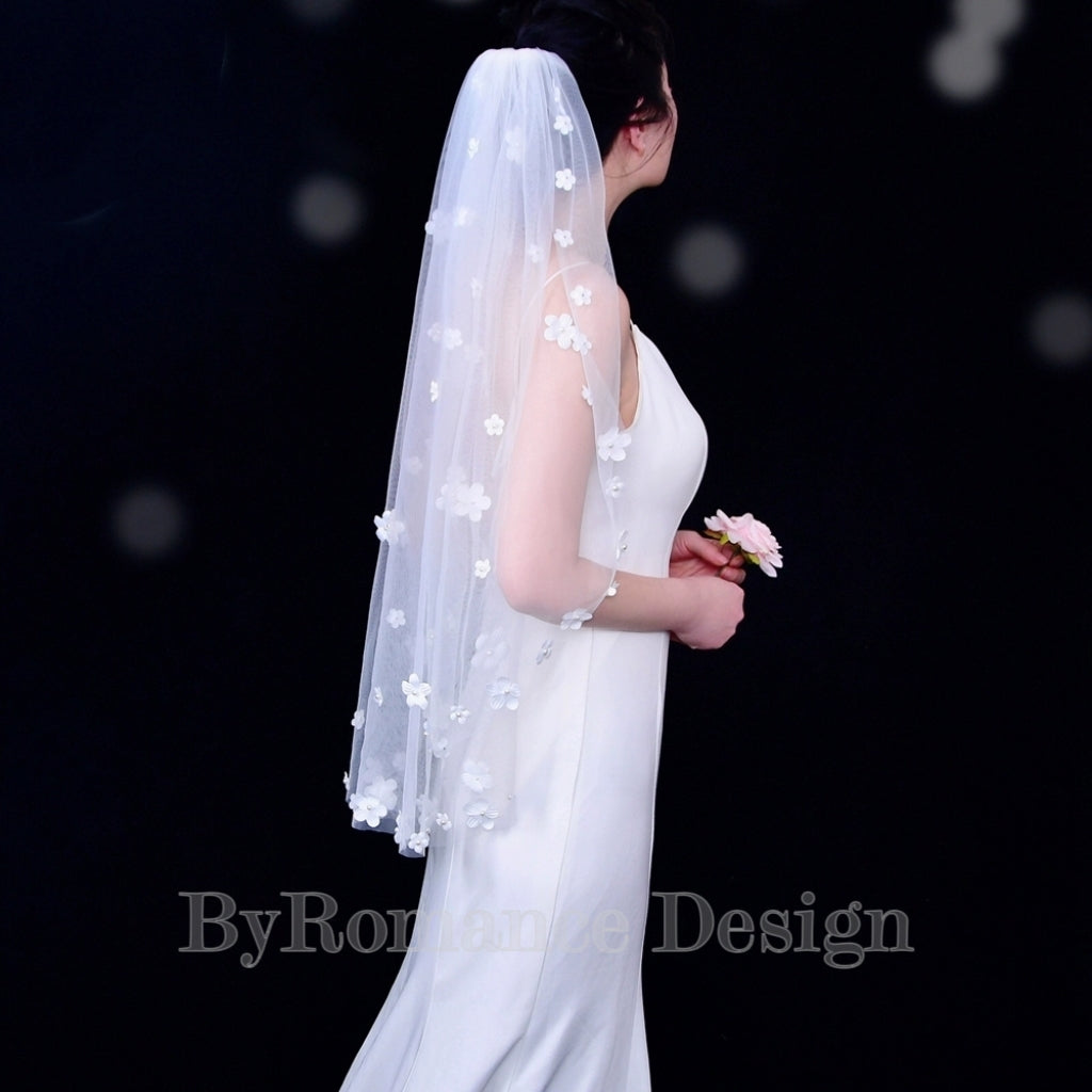 handmade 3D pearl flower tulle wedding veil