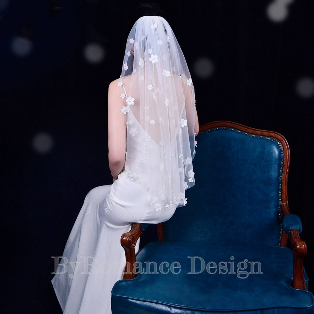 handmade 3D pearl flower tulle wedding veil